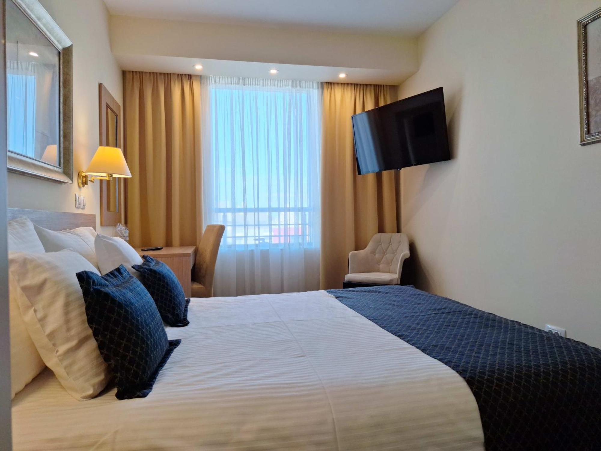 Hotel Monogram Park Ruma Eksteriør billede
