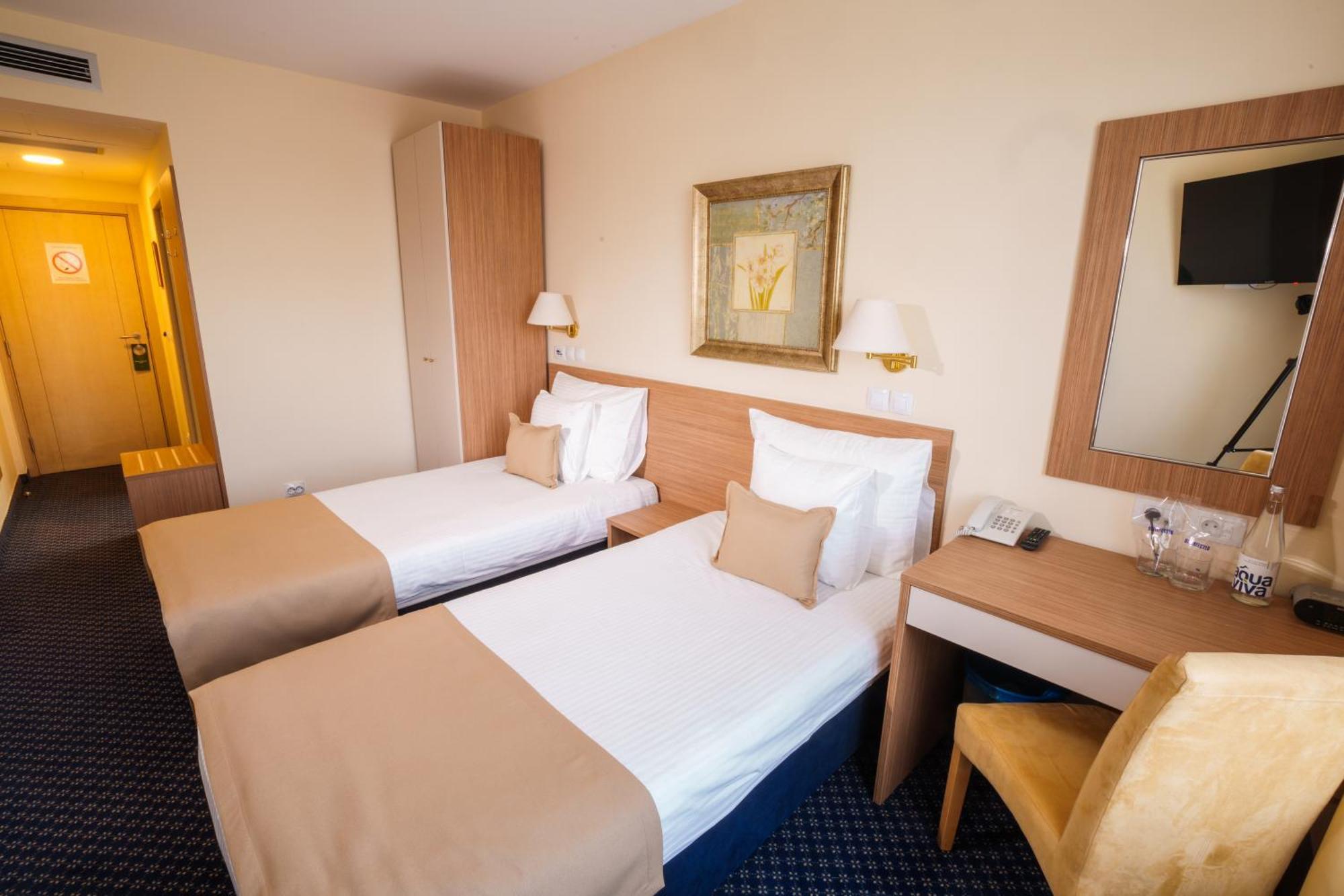 Hotel Monogram Park Ruma Eksteriør billede