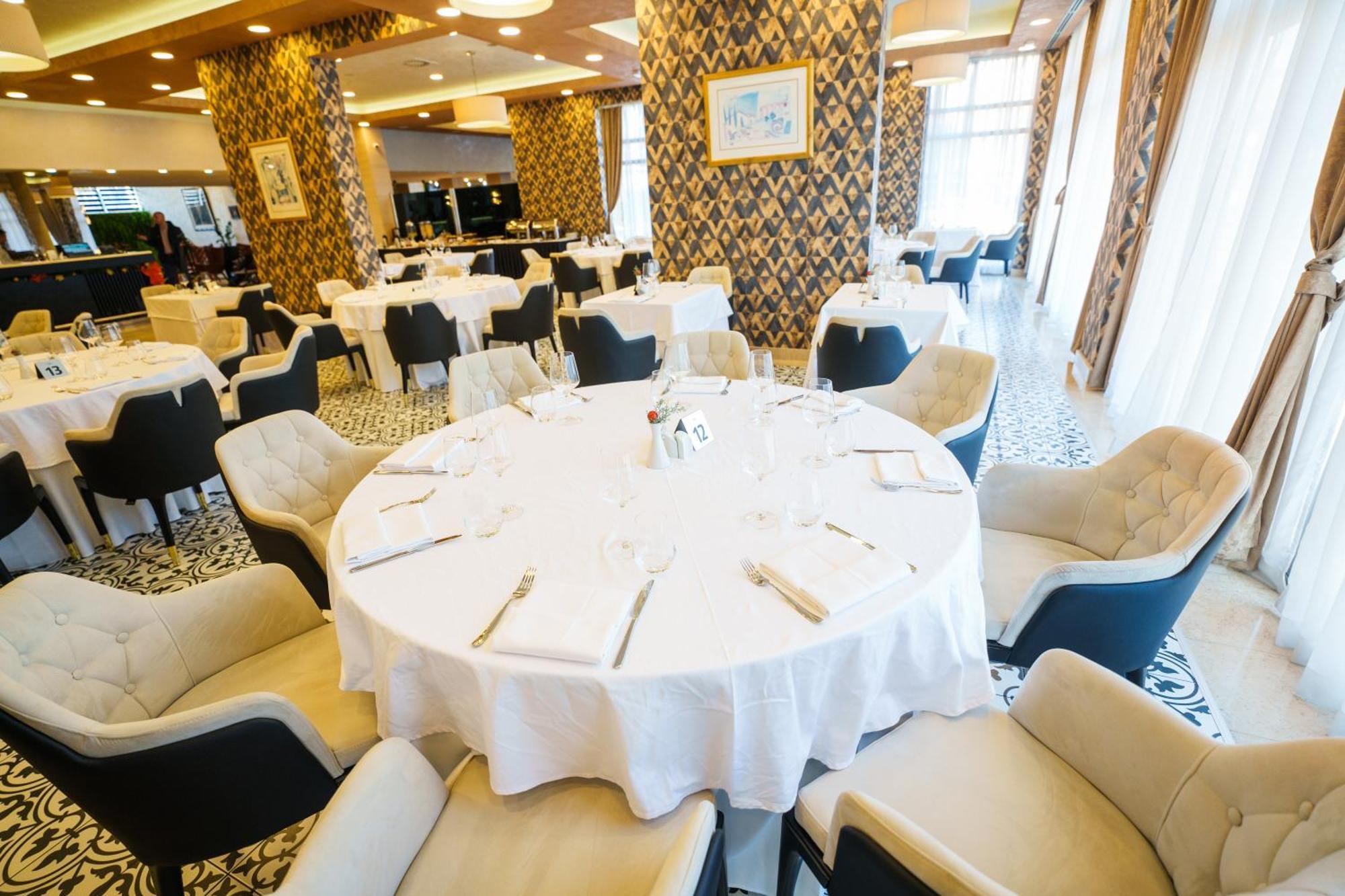 Hotel Monogram Park Ruma Eksteriør billede