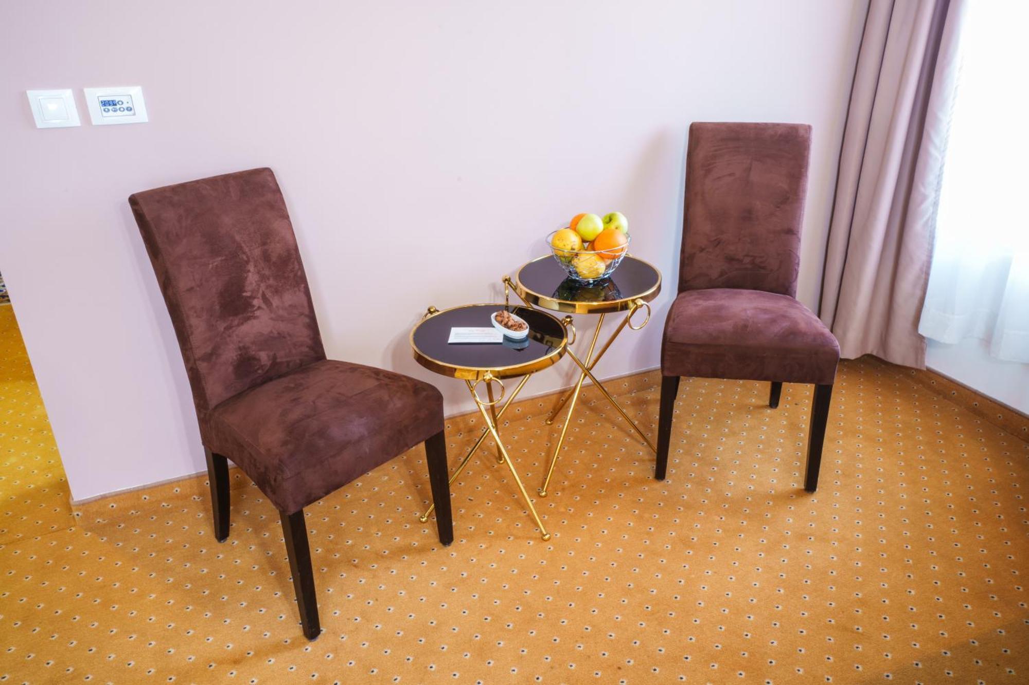 Hotel Monogram Park Ruma Eksteriør billede