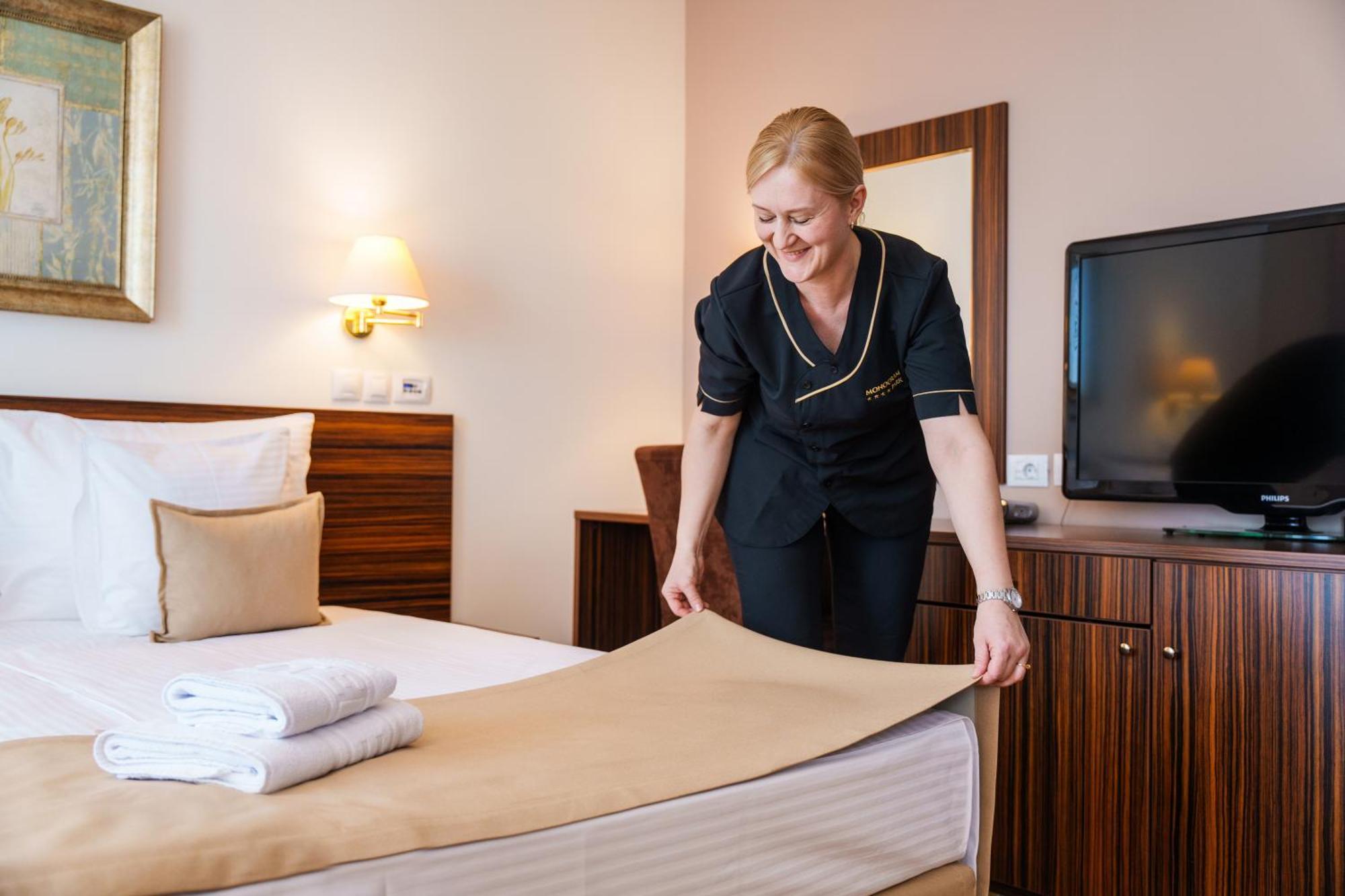 Hotel Monogram Park Ruma Eksteriør billede