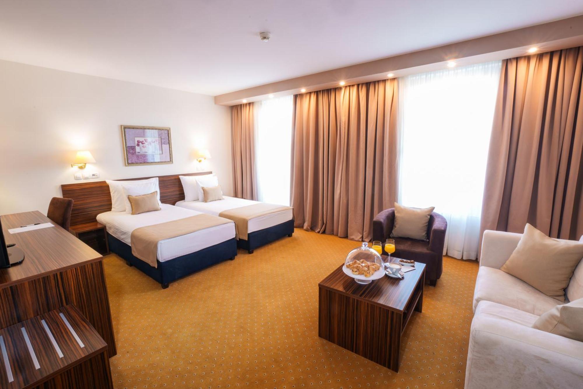 Hotel Monogram Park Ruma Eksteriør billede