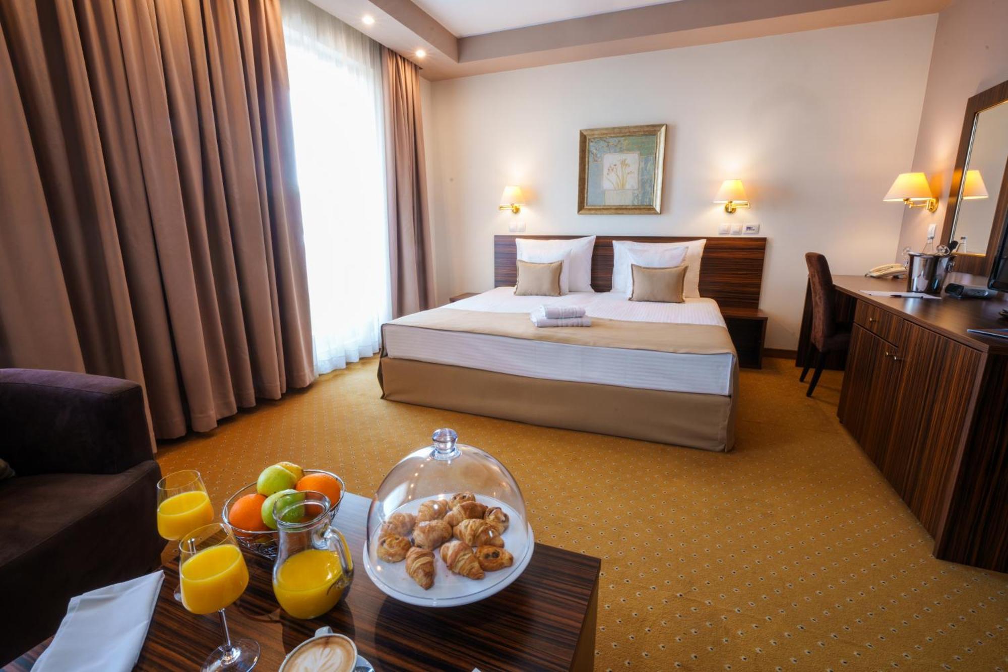Hotel Monogram Park Ruma Eksteriør billede