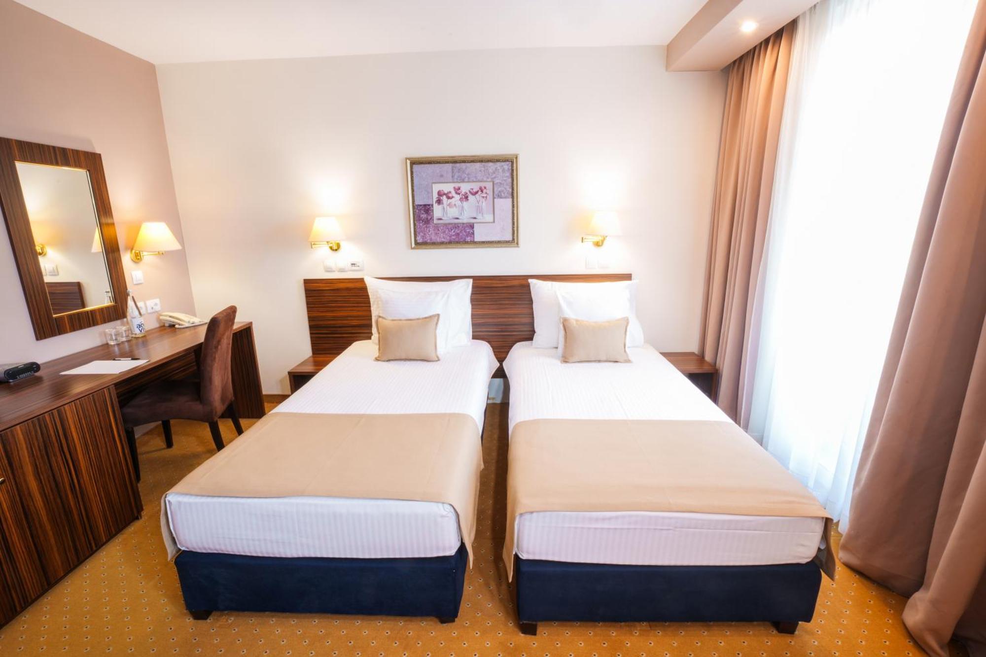 Hotel Monogram Park Ruma Eksteriør billede