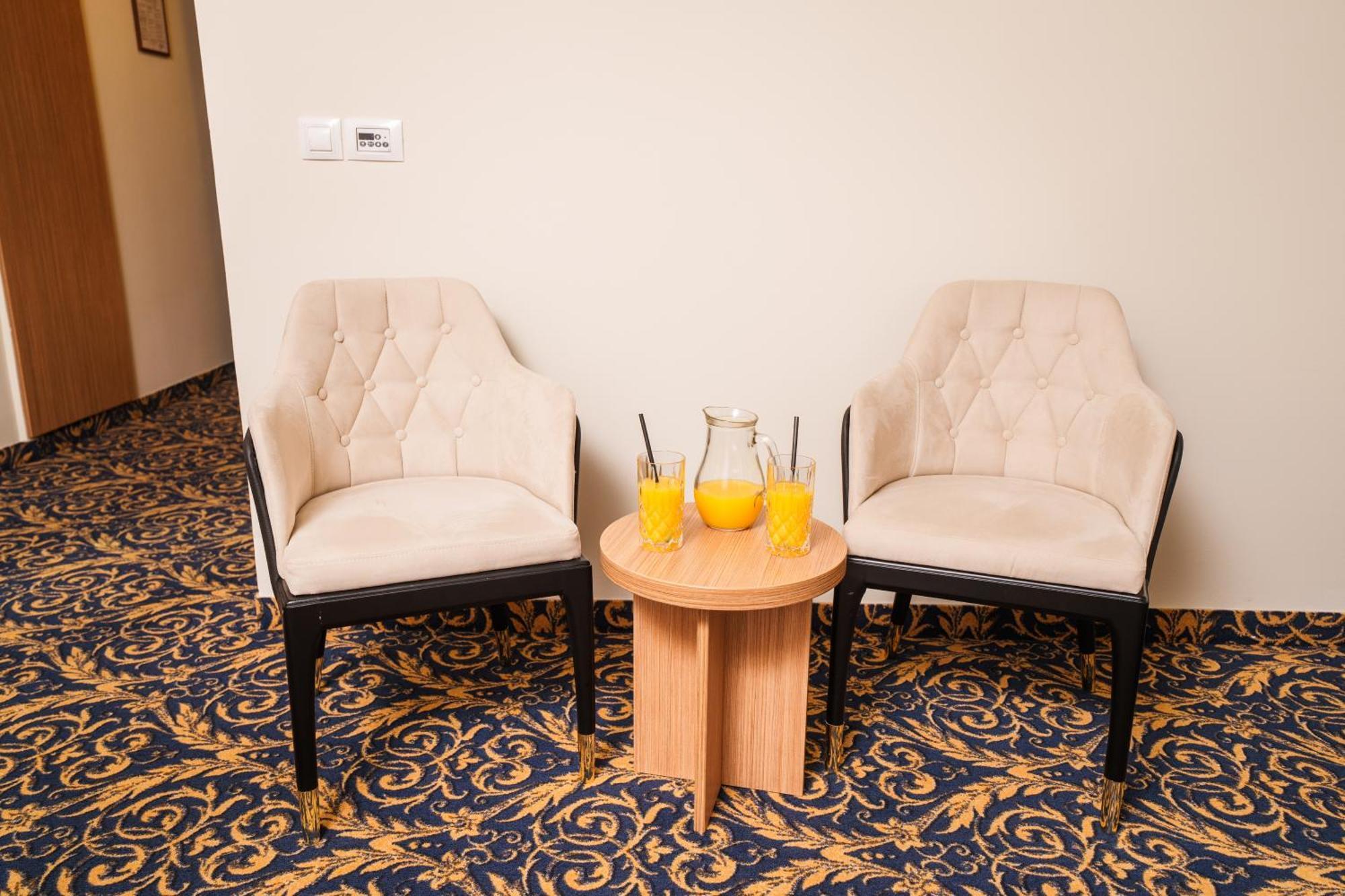 Hotel Monogram Park Ruma Eksteriør billede