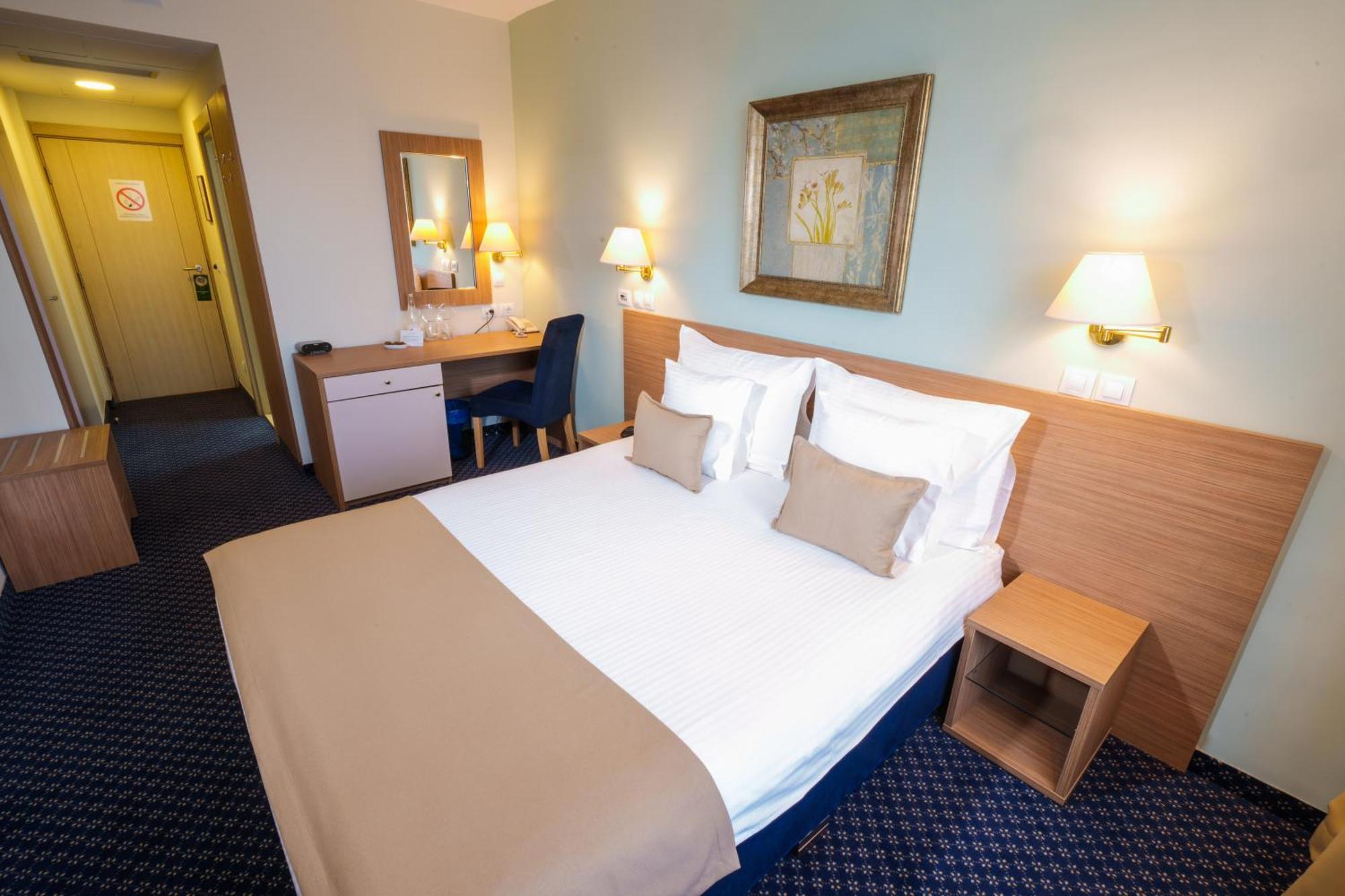 Hotel Monogram Park Ruma Eksteriør billede