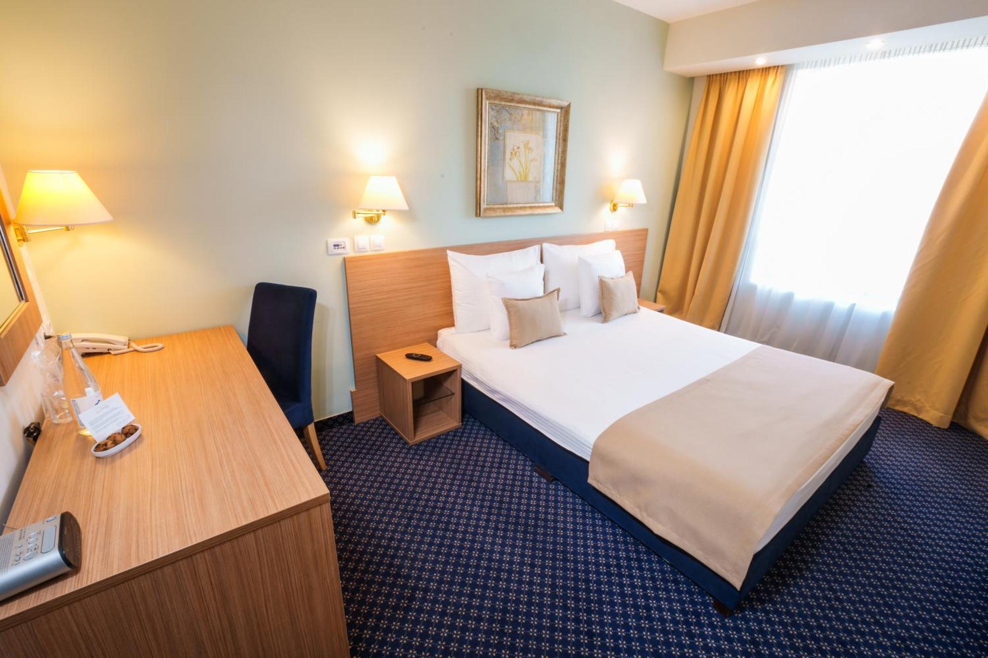 Hotel Monogram Park Ruma Eksteriør billede